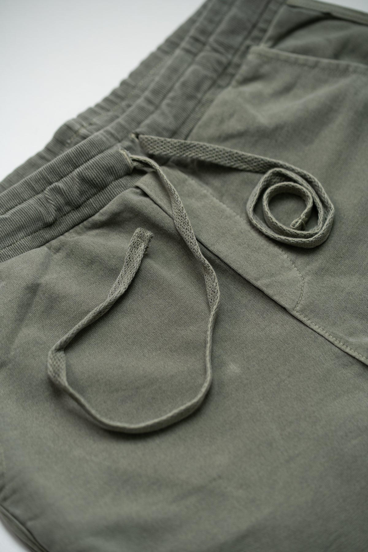 BERMUDA MOLETOM MILITAR