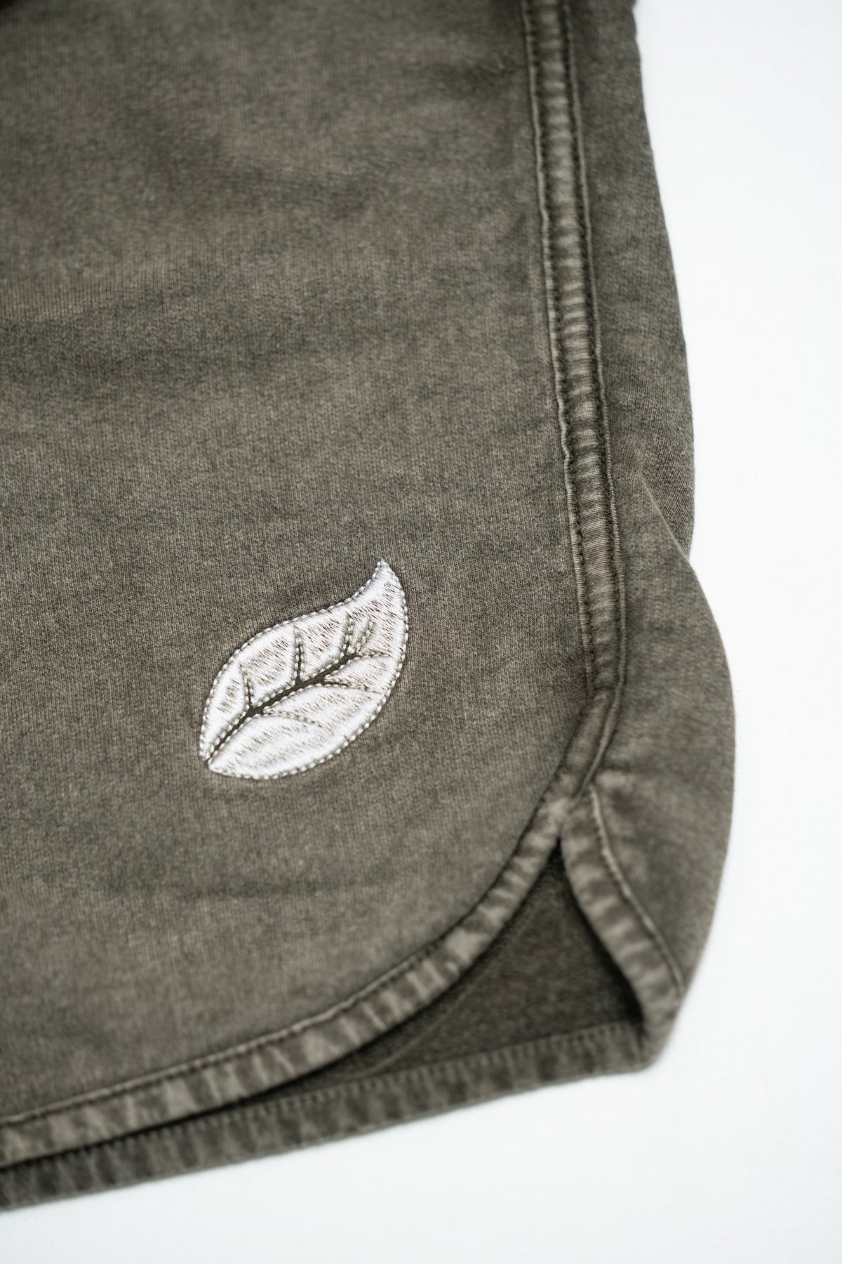 BERMUDA MOLETOM MUSGO