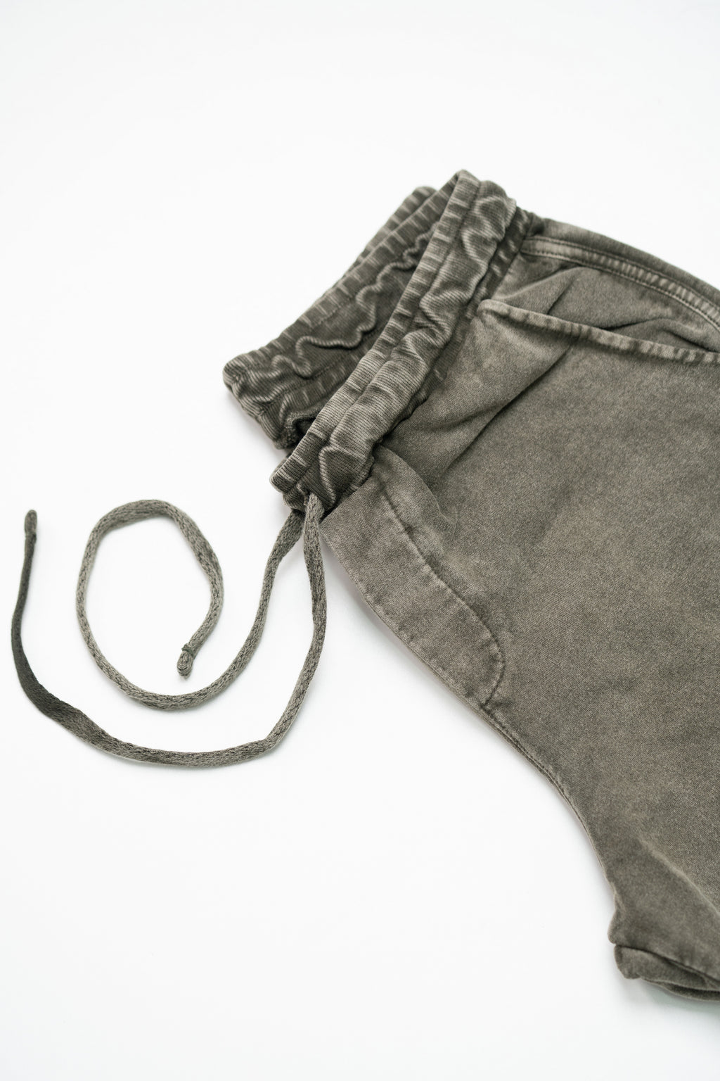 BERMUDA MOLETOM MUSGO